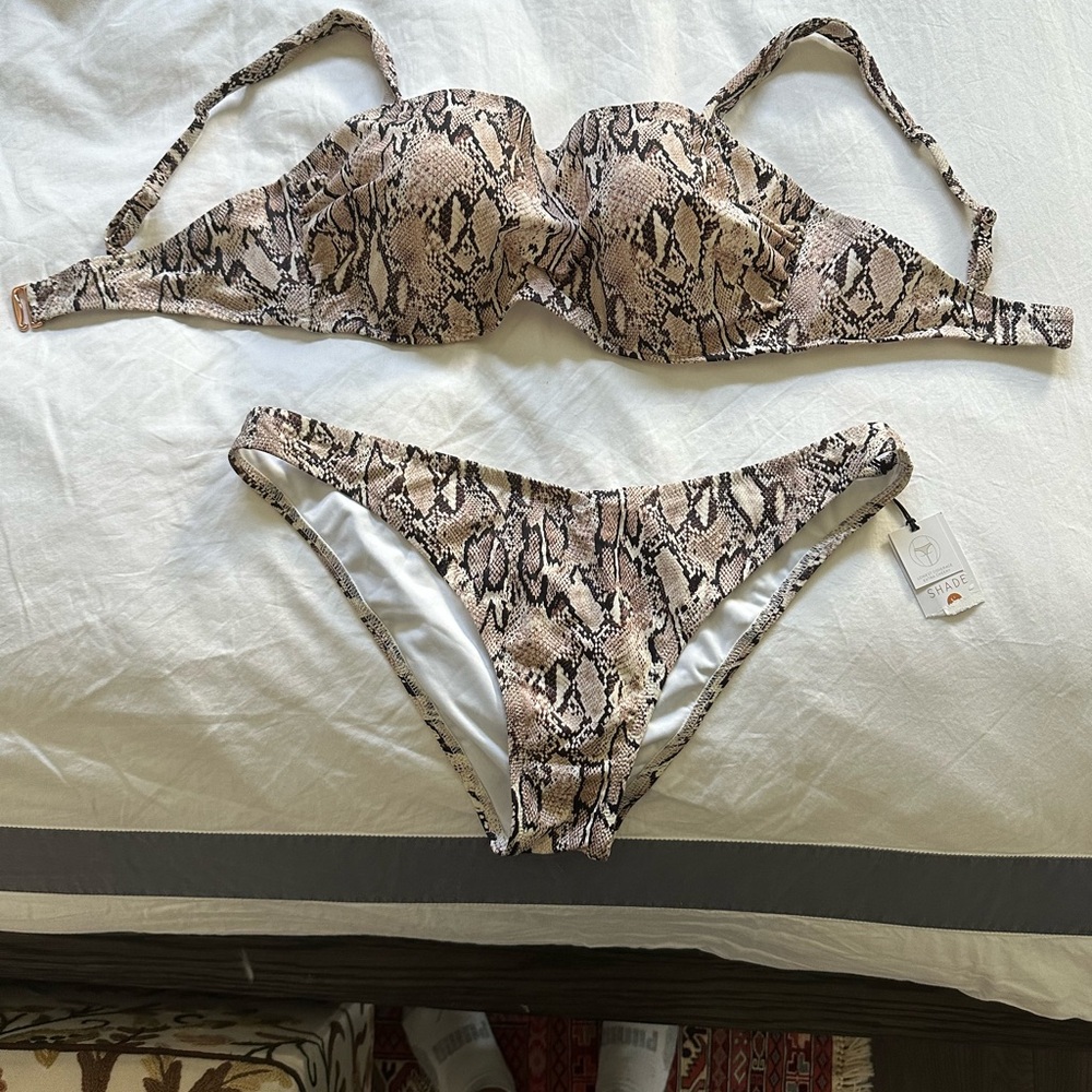 Bikin set in cute leopard print